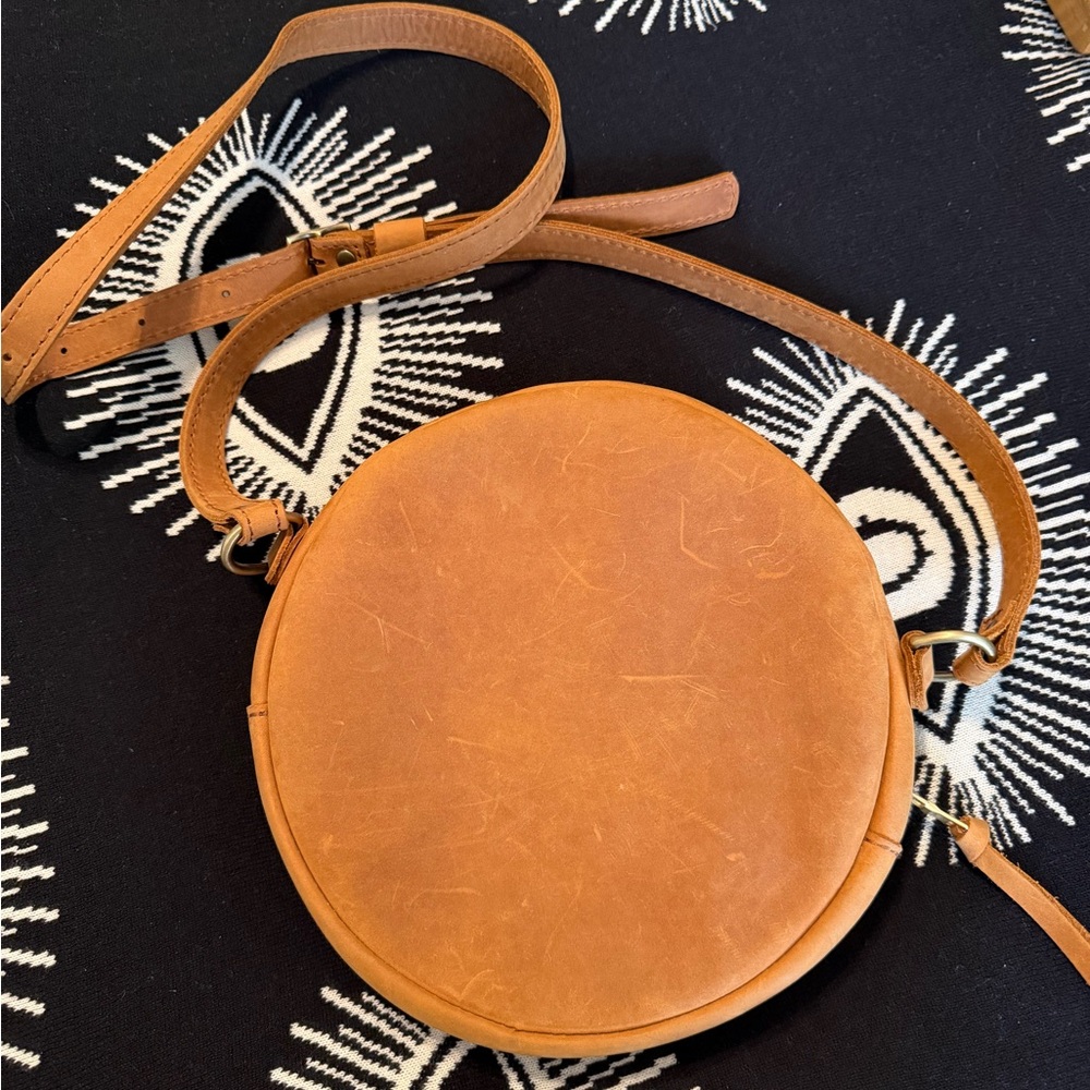 NEW Portland Leather Circle Large Crossbody Bag - Picture 2 of 11
